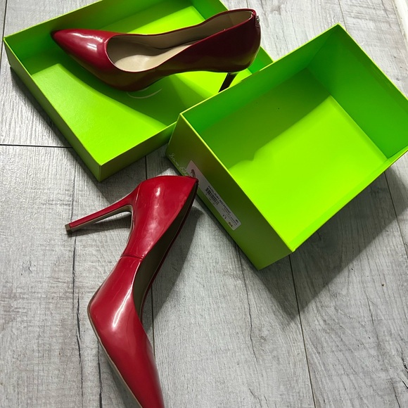 Sam Edelman Glossy Red Heels - Picture 7 of 8